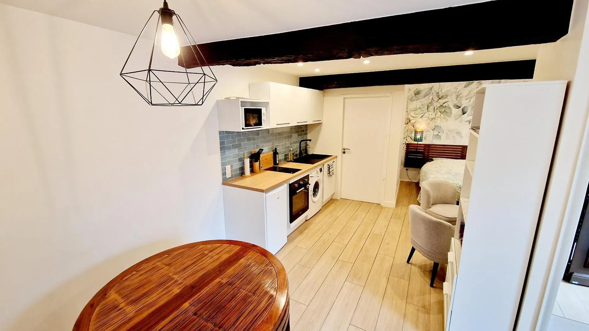 Studio Entierement Equipe Cailloux-sur-Fontaines 0*,  France